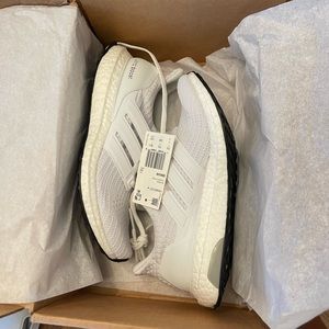NWT women’s ultra boost